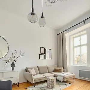 Days - Old Town Square Apartment Prague